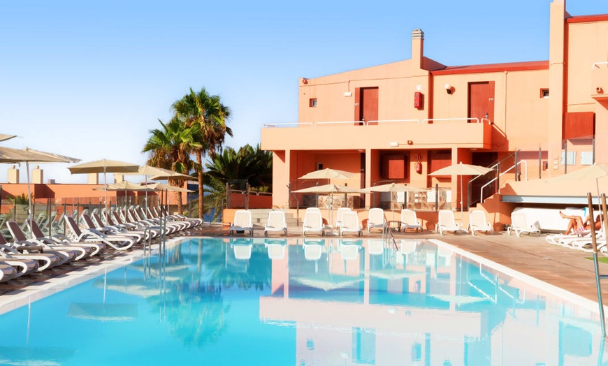 Image 1: ✈ GRAN CANARIA | Puerto Rico - Marina Elite Resort 4* - Bord de mer