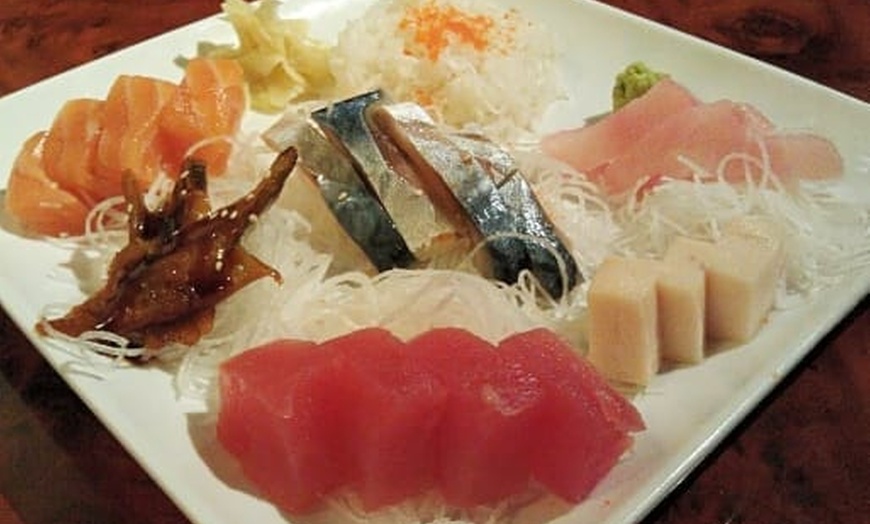 Image 5: 8% Cash Back at Asian Bistro