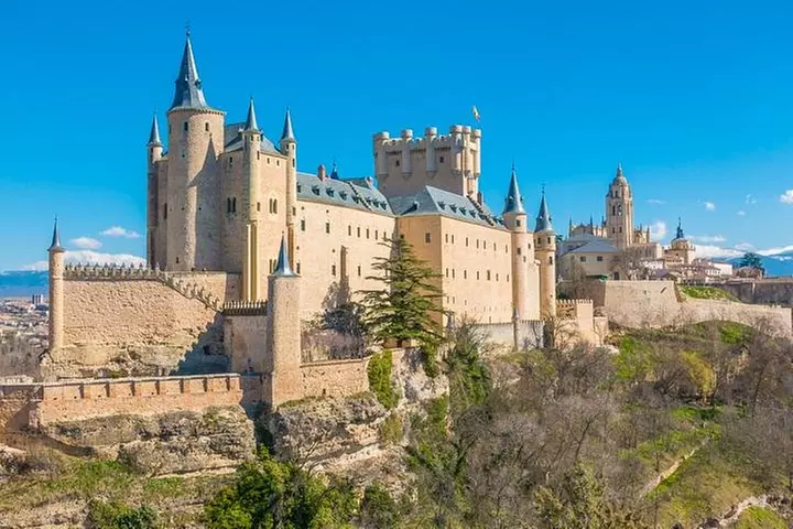 Madrid a Ávila & Segovia : Tour de día completo por los puntos culm...