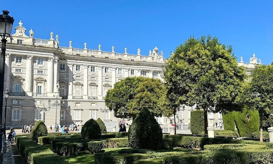 Image 25: Visita guiada a pie exclusiva guiada por la Ciudad Vieja de Madrid