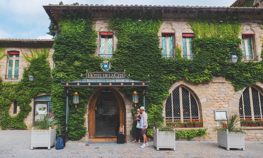 Image 12: ✈ OCCITANIE | Carcassonne - Hotel de la Cité - M Gallery 5*, 2 nuit...