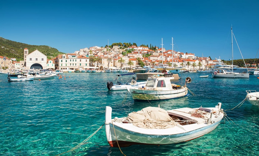 Image 13: ✈ CROATIE | Split - Charmante croisière en Dalmatie, 8 jours sur un...