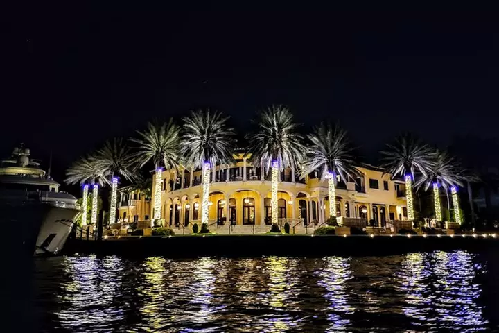 Private Fort Lauderdale Christmas Lights Boat Tour (up to 12ppl)