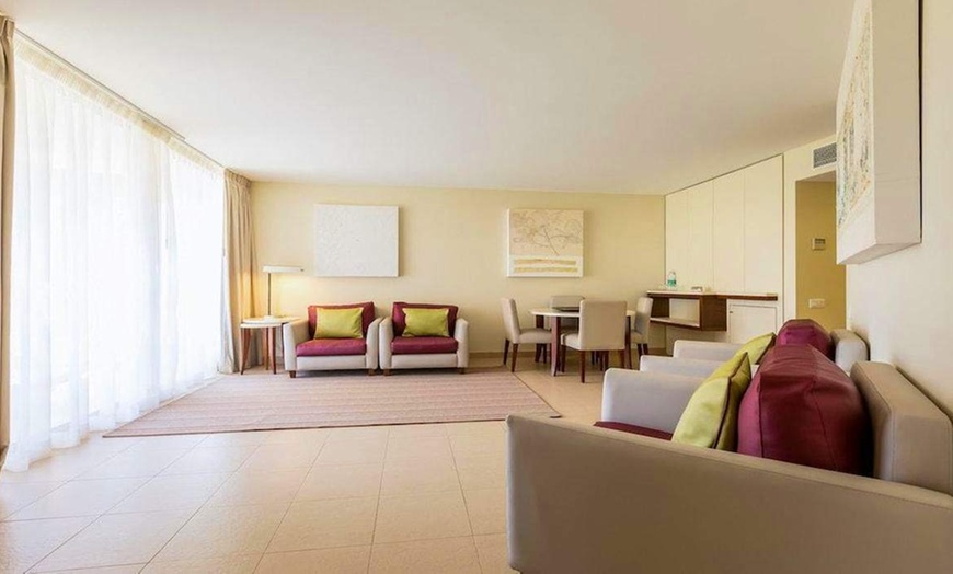 Image 11: ✈ ALGARVE | Albufeira - São Rafael Suites 5* - Piscine extérieure
