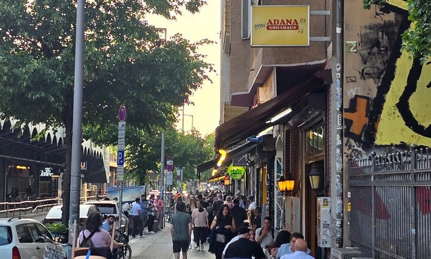 Image 17: Das echte Berlin - Street, Food und History - Tasty Bike Tour