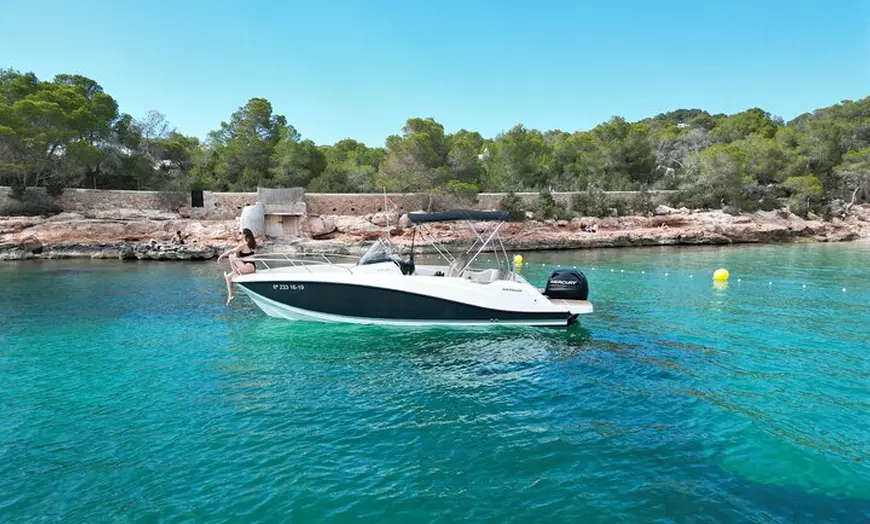 Image 7: Tour Privado en Barco por San Antonio con Paddel surf y Snorkel