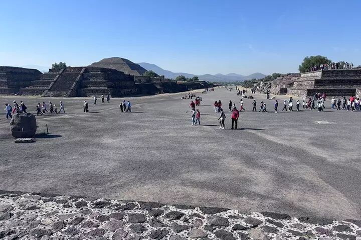 Local Fun from CDMX to The Grotto and the Pyramids of Teotihuacá - Second Medium