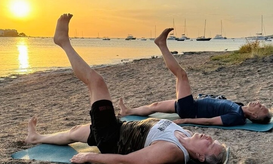Image 29: Yoga en la playa San Antonio Ibiza