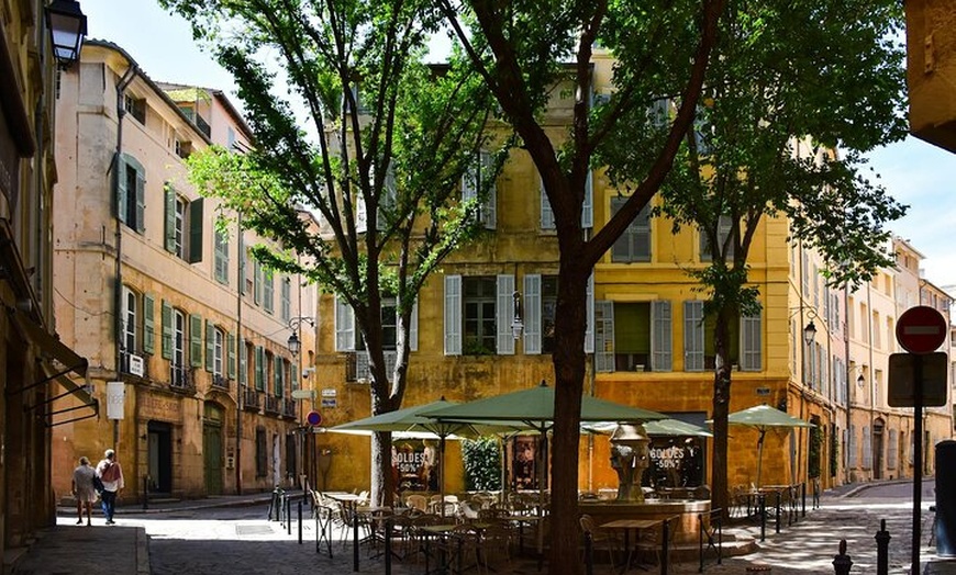 Image 10: Visite partagée d'une journée complète à Marseille, Aix-en-Provence...