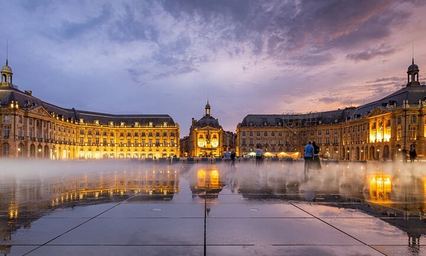Image 8: Visite privée à pied monumentale du XVIIIe siècle à Bordeaux