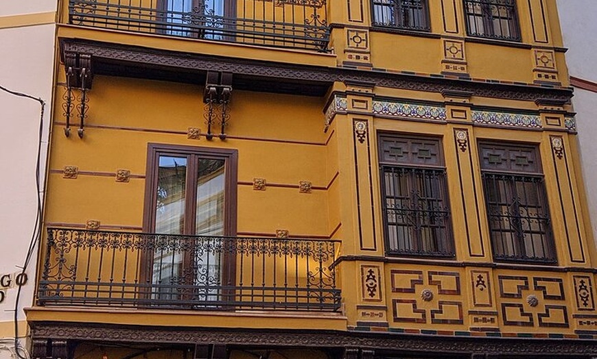 Image 7: Flamenco por un Día Tour guiado por Sevilla, taller y degustación