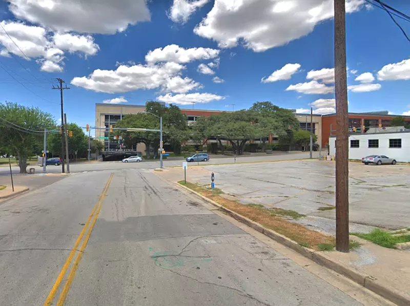 Parking at 715 Belknap Lot - Primary Image