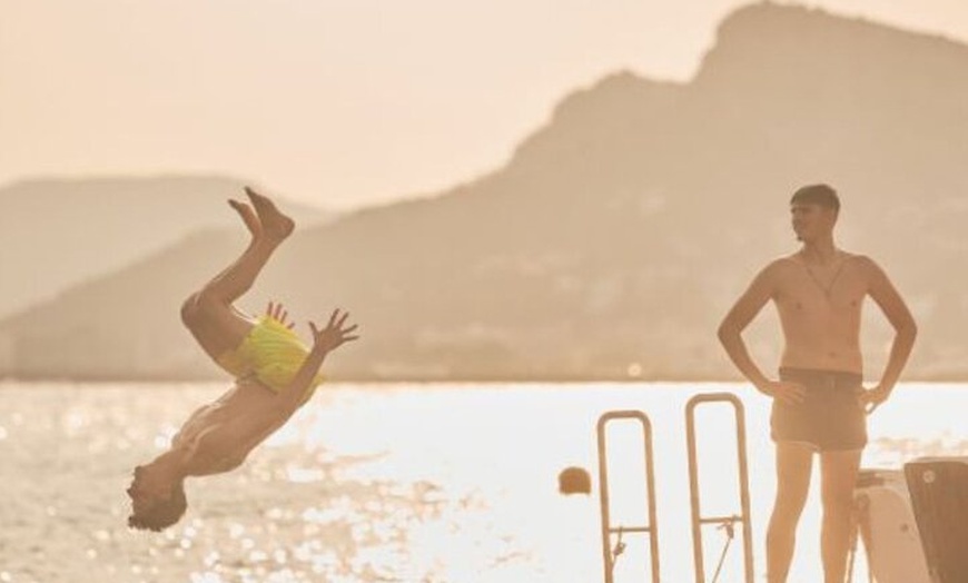 Image 8: Navegación Durante la Puesta de Sol por el Parque Natural Montgrí