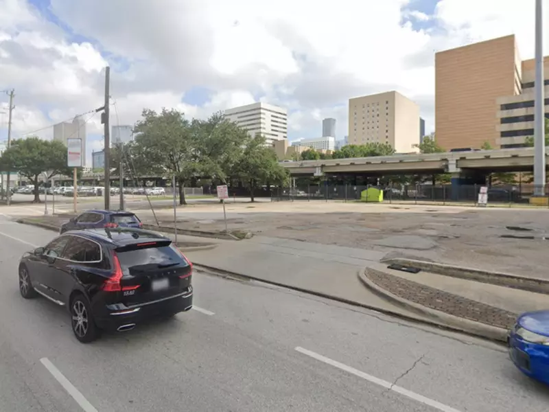 Parking at 1533 Gray St. Lot