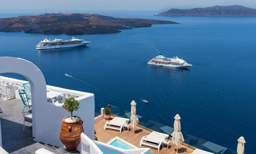 Image 13: ✈ SANTORIN | Fira - Athina Luxury Suites 5* - Vue panoramique