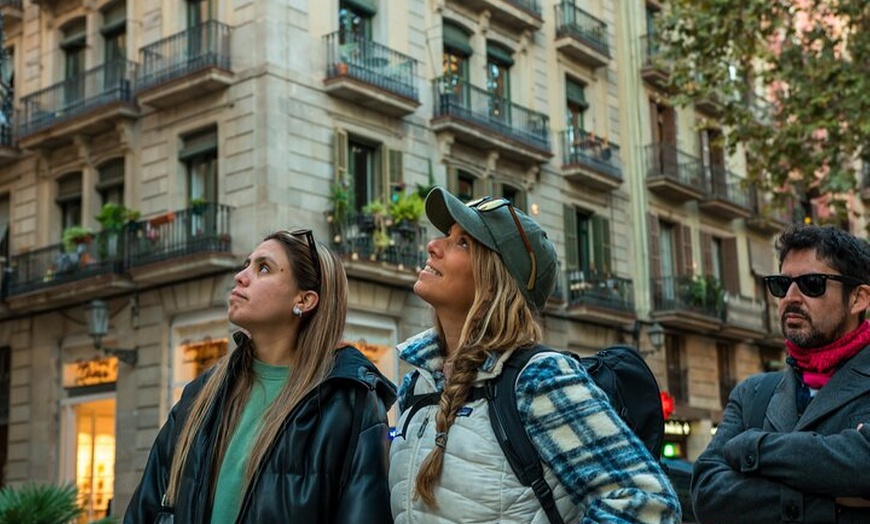 Image 14: Come Como un Local en Barcelona : Tapas, Vino & Tradición