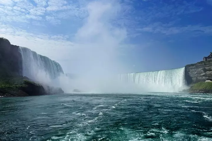 2-Day Best of Niagara Falls, Corning, Finger Lakes Tour from NYC