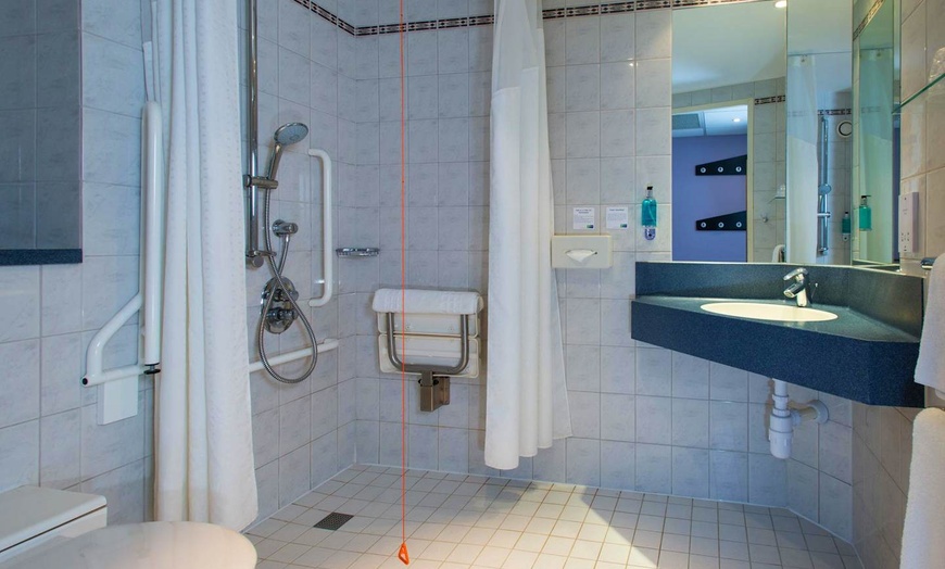 Image 5: ✈ WIELKA BRYTANIA | Londyn - Holiday Inn Express London - Wandswort...