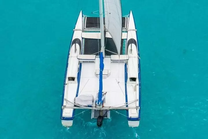Private Catamaran Tour to Isla Mujeres