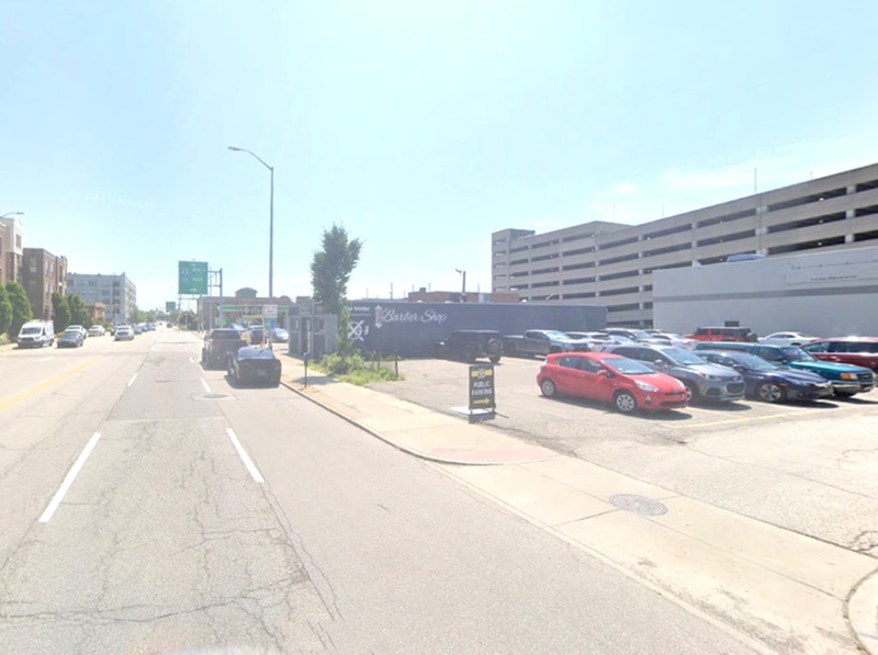 Parking at [3009] 411 E. Ohio St. Lot