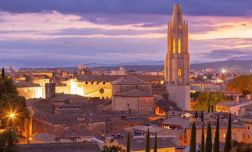 Image 14: Barcelona : Tour de 2 días por Montserrat, Girona y Costa Brava