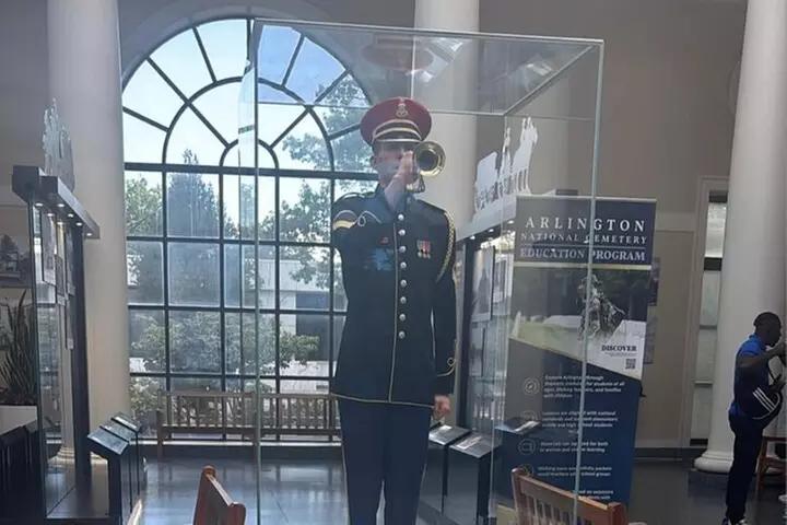 Arlington Cemetery with Changing of Guards & Tomb Unknown Soldier