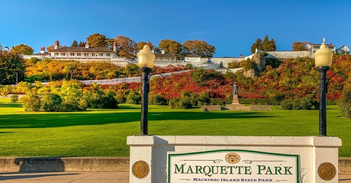2 Day Private Tour Chicago to Mackinac Island Exploration