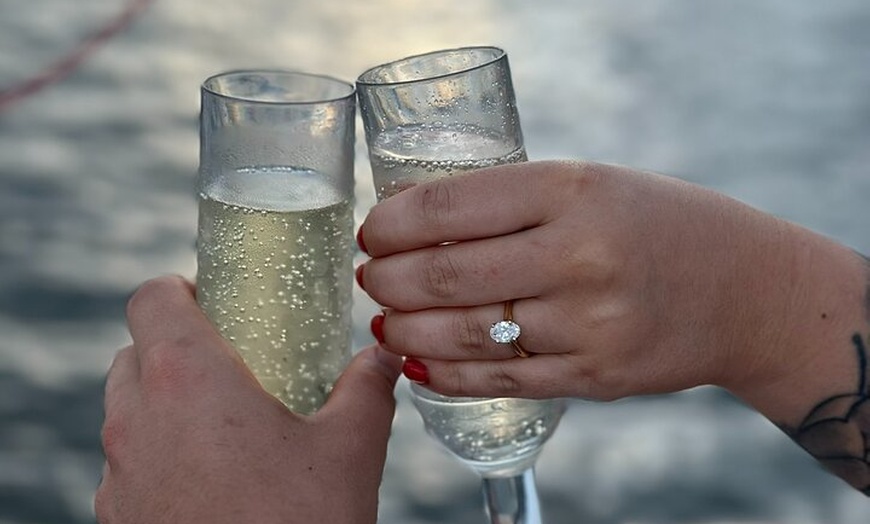 Image 6: Gold Coast 2 hour Sunset Sailing Cruise with Drinks&Tasting Plate