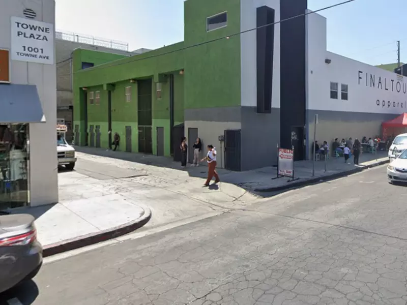 Parking at 1000 Crocker St. Lot