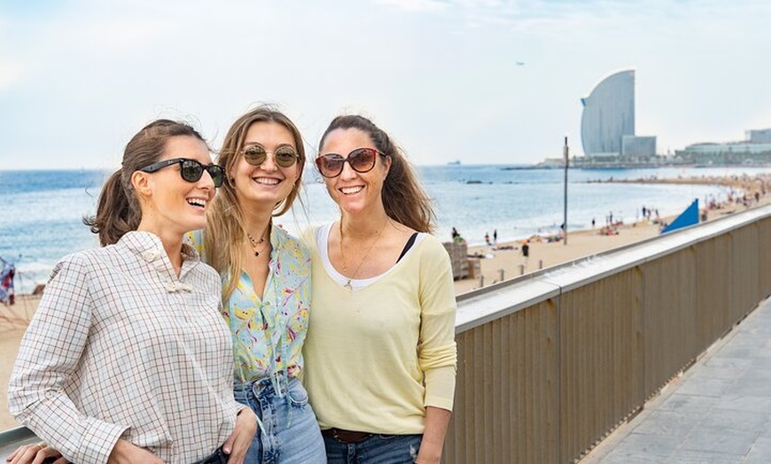 Image 16: Tour de Bienvenida a Barcelona en Eco Tuk Tuk Privado