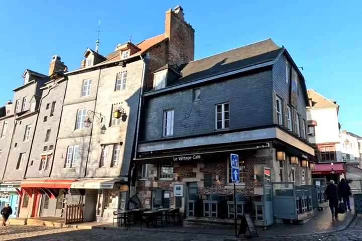 Excursion d'une journée à Étretat et Honfleur au départ de Paris Pe...