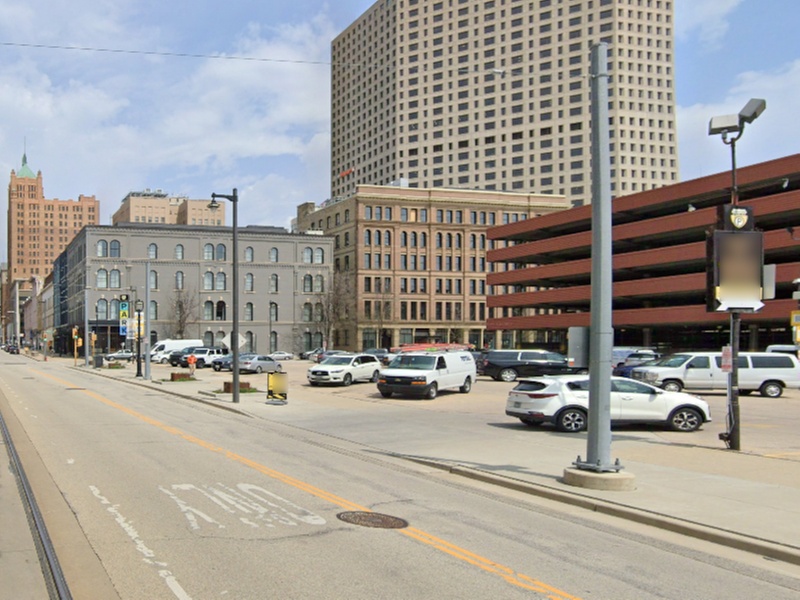 Parking at P830 - 500 N. Broadway Lot