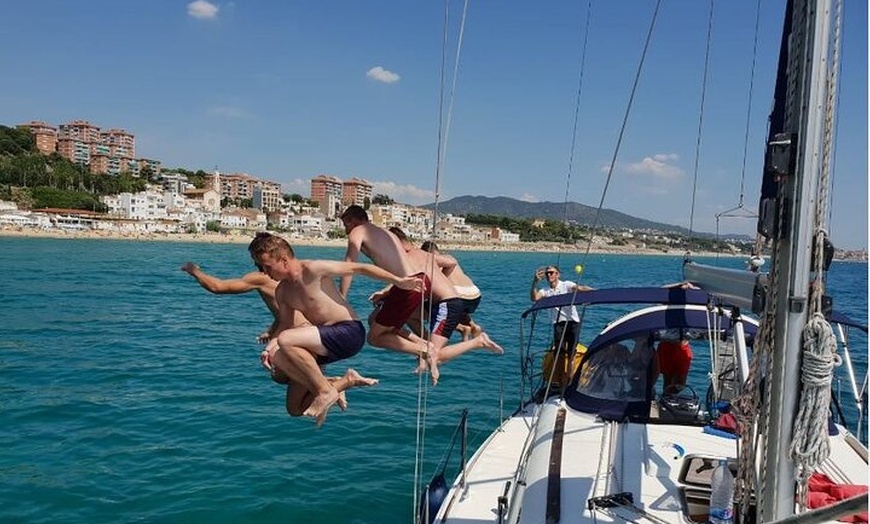 Image 10: Gran velero hasta 12 pasajeros + tripulación de Barcelona con Cava