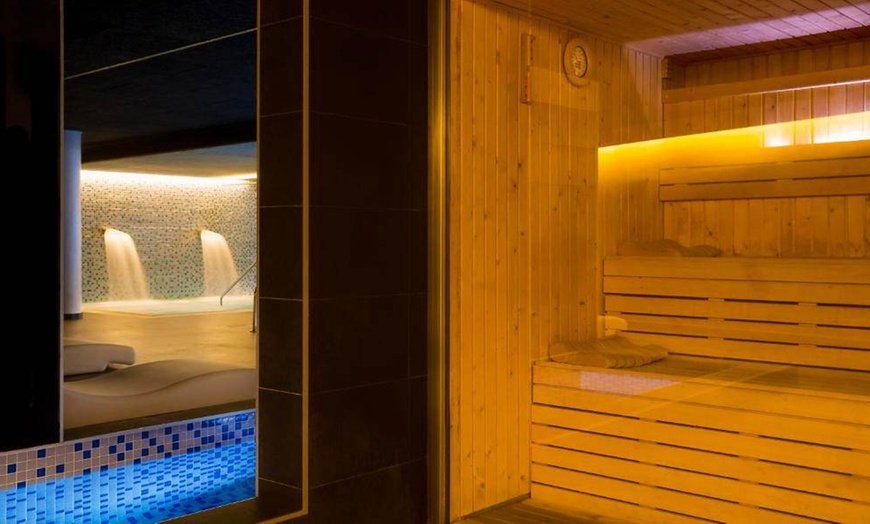 Image 13: ✈ COSTA BARCELONA | Santa Susanna - Aqua Hotel Aquamarina & SPA 4* ...