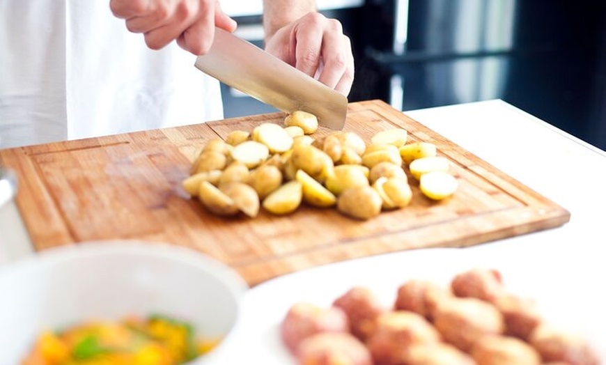 Image 7: Hacer Tapas y Paella Españolas + Vino Ilimitado (3 - Comida de Plato)