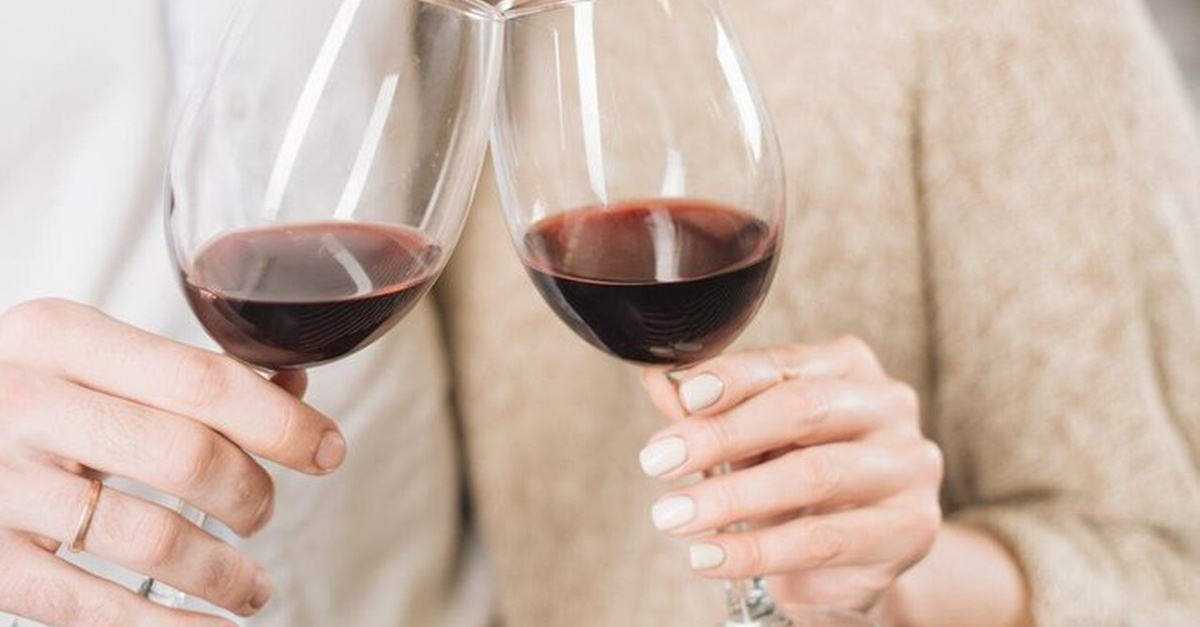 Cata de vinos locales en Sevilla