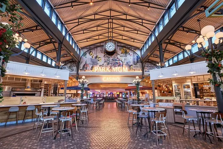 Must-See Spots Vegas Strip Walking Tour