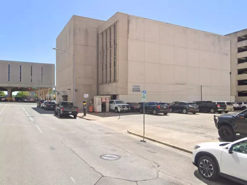 Parking at 212 E. 9th St. Lot (Vaughn Lots)