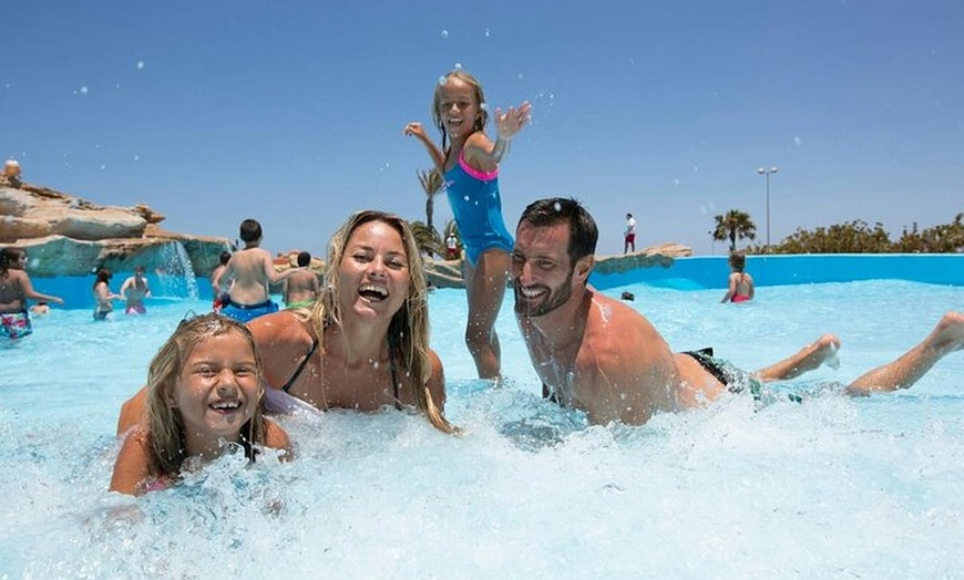 Image 4: Parque Acuático Acua Corralejo con Traslado