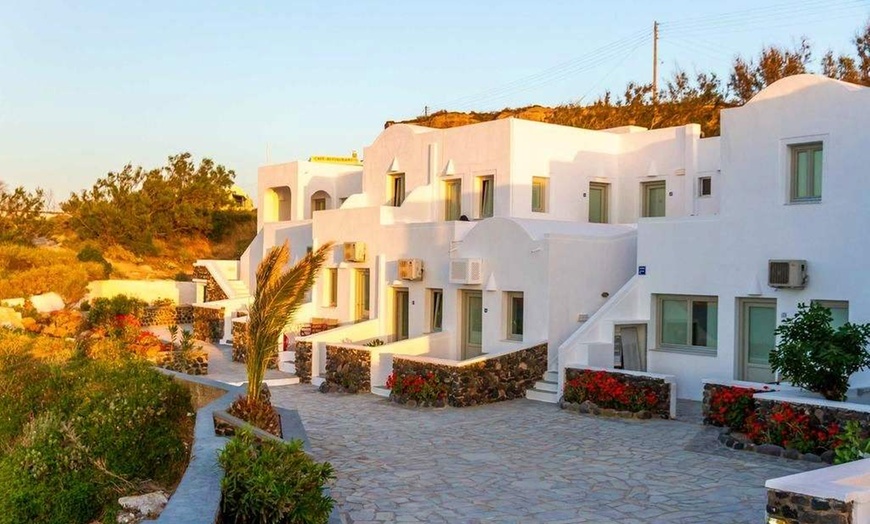 Image 11: ✈ SANTORIN | Akrotiri - Goulielmos Hotel & Spa 4*, 3 nuit - Piscine...