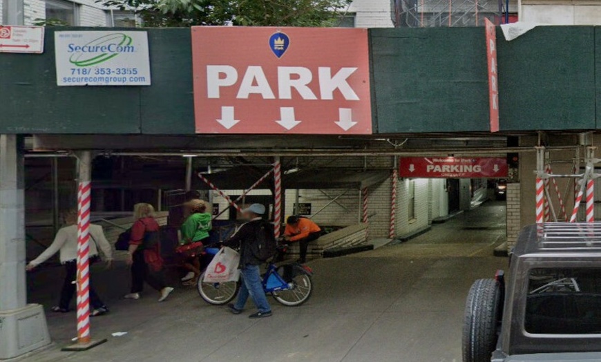 Image 2: Parking at iPark - 650 Parking Corp. Garage