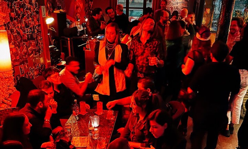 Image 10: Gastronomía local y música en directo en Ciutat Vella Barcelona