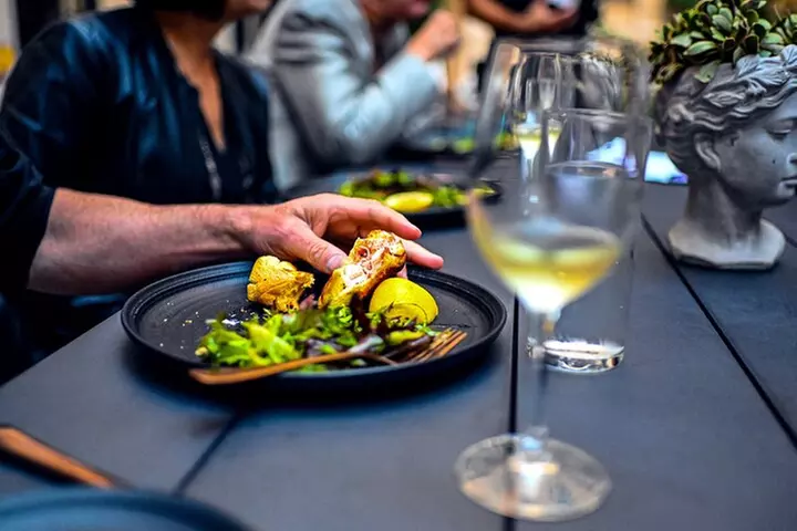 San Diego Gaslamp Food Tour with 6 Modern Californian Tastings