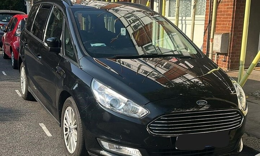 Image 6: Transfer from Gatwick Airport to London