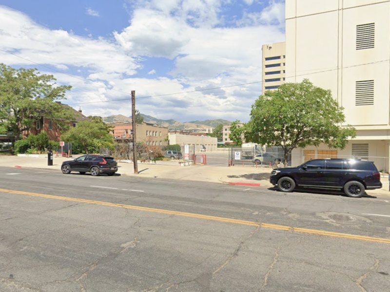 Parking at [U017] 205 E. 200 S. Lot