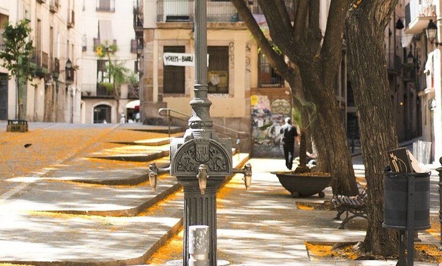 Image 8: Barcelona : una ruta cultural de enigmas en el popular barrio de El...
