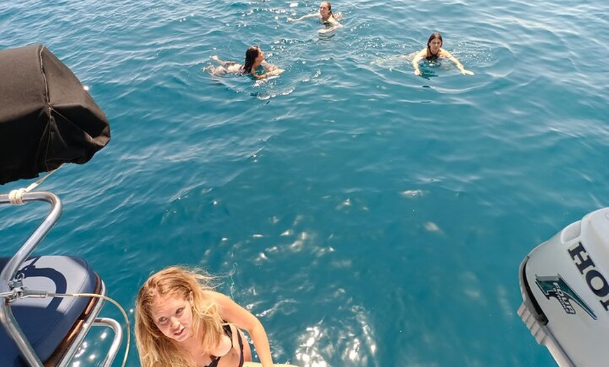 Image 10: Tour privado en barco por Barcelona