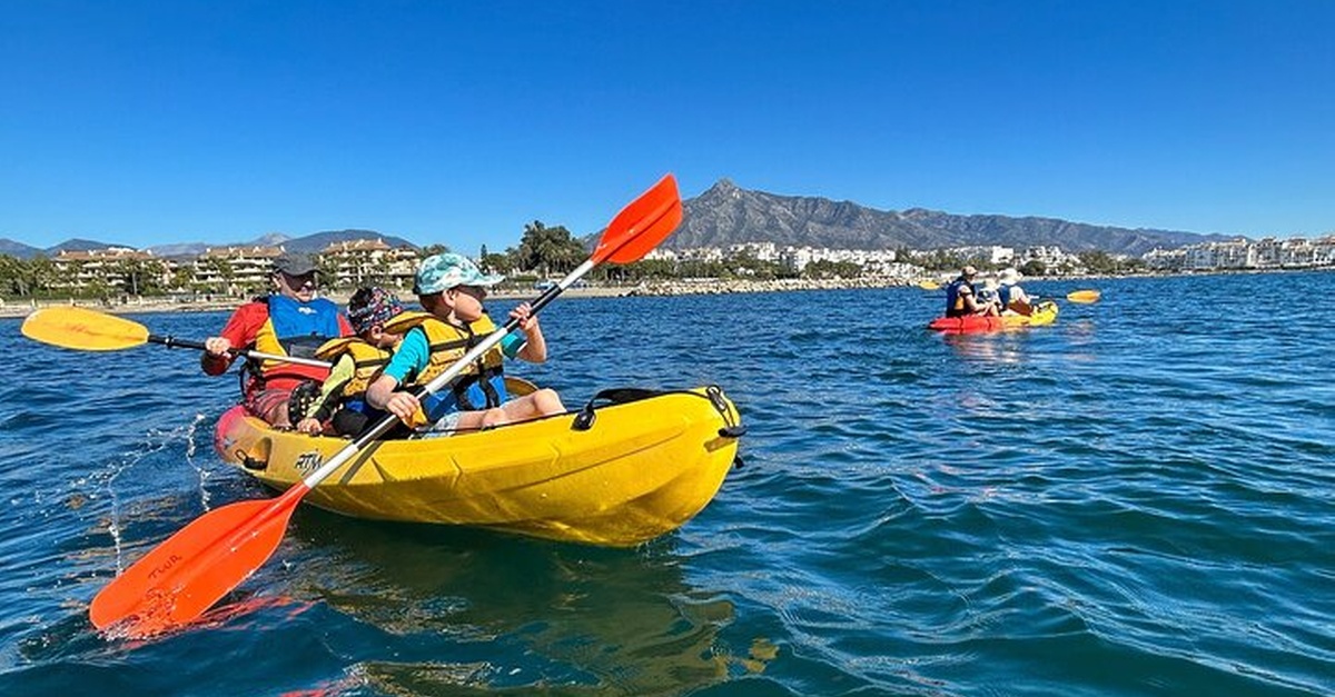 Ruta guiada en kayak en Puerto Banús, Marbella