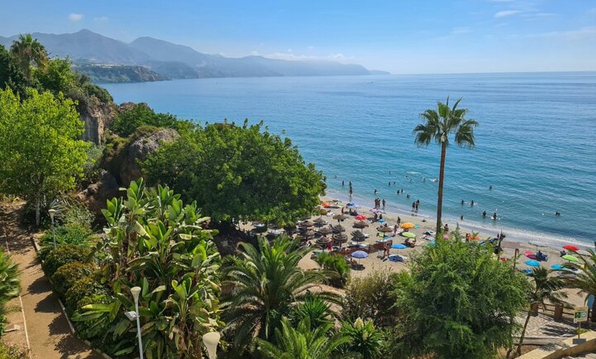 Image 9: Excursión privada de 10 horas a Málaga con sesión de fotos gratuita