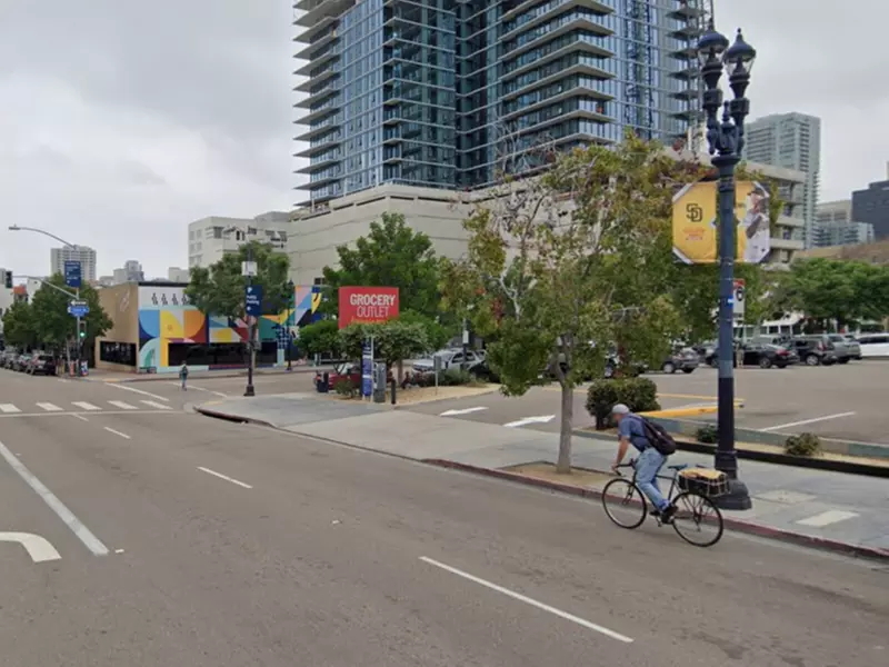 Parking at 1002 Market St. Lot